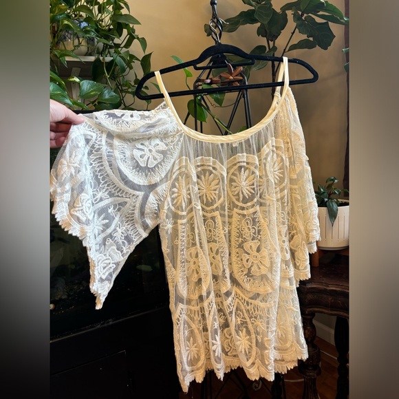 Jen’s Pirate Booty Cami Cold Shoulder Top - Picture 6 of 7